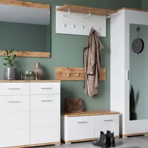 פאנל קיר עם מדף ומתלה תלייה – דגם HOLA, לבן ועץ טבעי