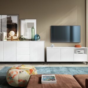 קומודה רחבה AVENELE בלבן מבריק – עיצוב יוקרתי ואחסון חכם